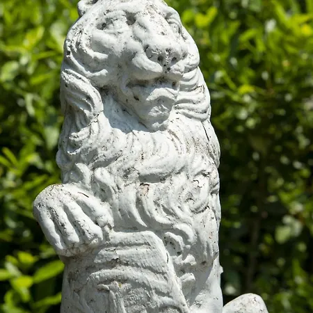 Con Parcheggio E Giardino Apartmán *