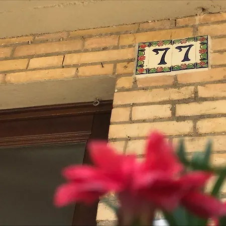 Con Parcheggio E Giardino Apartmán *