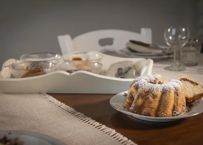 Con Parcheggio E Giardino