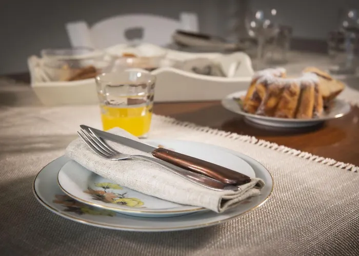 Con Parcheggio E Giardino Apartamento