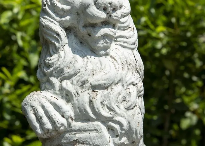 Con Parcheggio E Giardino Apartamento *